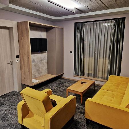 Hotel City Code Zeniça Dış mekan fotoğraf