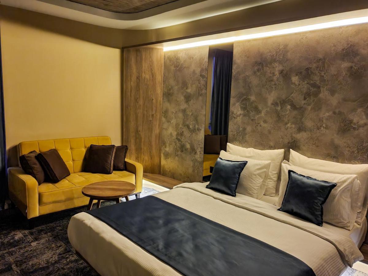 Hotel City Code Zeniça Dış mekan fotoğraf