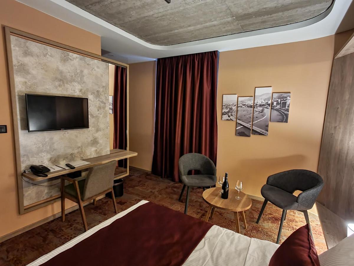 Hotel City Code Zeniça Dış mekan fotoğraf