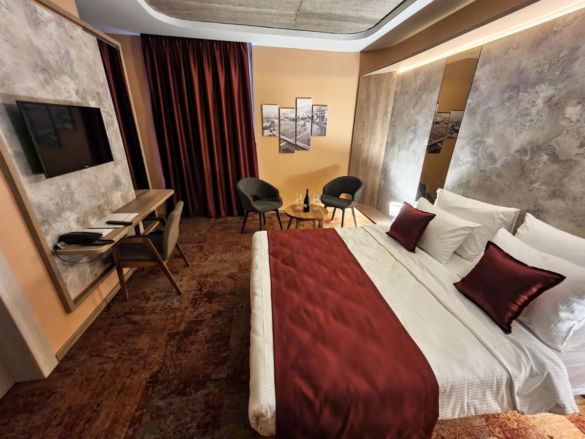 Hotel City Code Zeniça Dış mekan fotoğraf