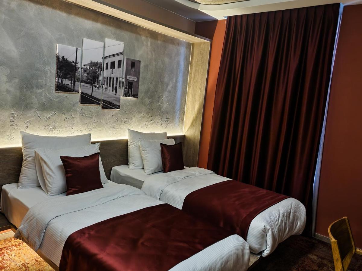 Hotel City Code Zeniça Dış mekan fotoğraf