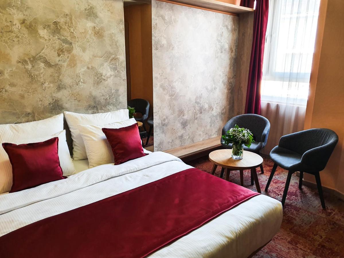 Hotel City Code Zeniça Dış mekan fotoğraf