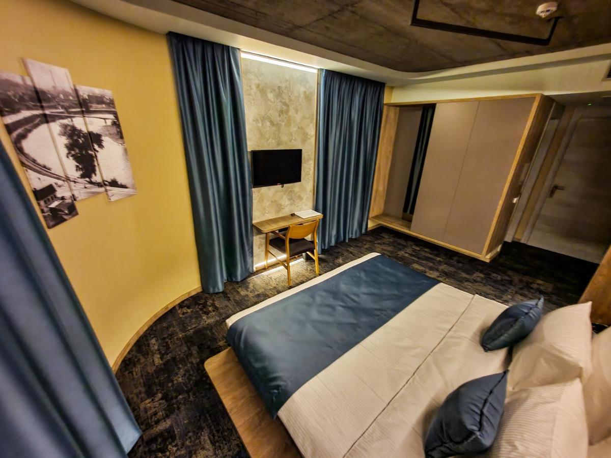 Hotel City Code Zeniça Dış mekan fotoğraf
