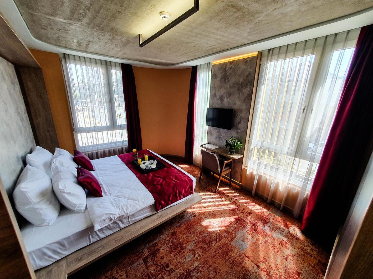 Hotel City Code Zeniça Dış mekan fotoğraf